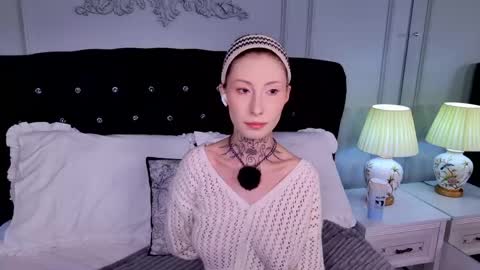 roxanne online show from May 18, 4:07 am