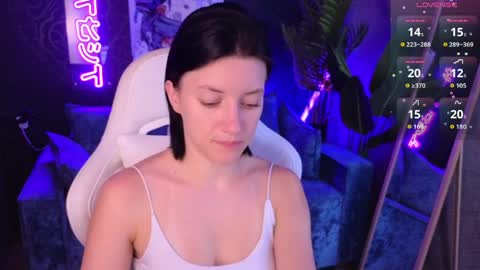 Snapshot of roxy_riot_ chatting on March 28, 1:27 am roxy_riot_ online show from March 28, 1:27 am