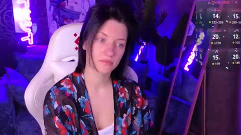 Snapshot of roxy_riot_ chatting on March 30, 1:28 am roxy_riot_ online show from March 30, 1:28 am