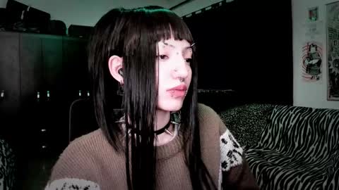 Snapshot of roxy_toxic chatting on March 3, 1:23 am Roxy Independient model Help me to reach 50 thumbs up online show from March 3, 1:23 am