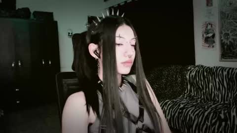 Snapshot of roxy_toxic chatting on March 28, 12:54 am Roxy Independient model Help me to reach 50 thumbs up online show from March 28, 12:54 am