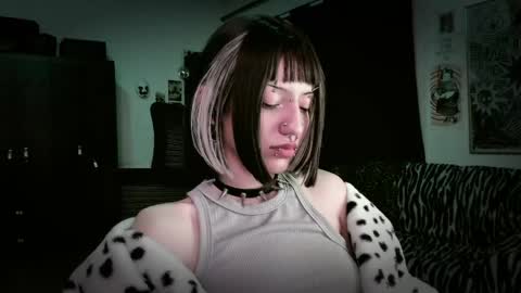 Snapshot of roxy_toxic chatting on May 15, 11:12 pm Roxy Independient model Help me to reach 50 thumbs up online show from May 15, 11:12 pm
