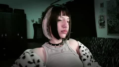 Snapshot of roxy_toxic chatting on May 16, 12:07 am Roxy Independient model Help me to reach 50 thumbs up online show from May 16, 12:07 am