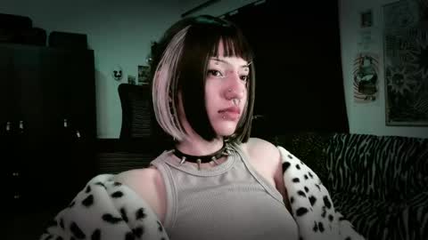 Snapshot of roxy_toxic chatting on May 16, 12:18 am Roxy Independient model Help me to reach 50 thumbs up online show from May 16, 12:18 am