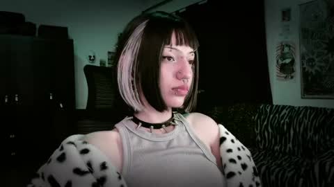 Snapshot of roxy_toxic chatting on May 16, 12:29 am Roxy Independient model Help me to reach 50 thumbs up online show from May 16, 12:29 am