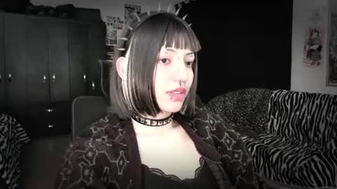 Roxy Independient model Help me to reach 50 thumbs up online show from July 1, 12:34 am
