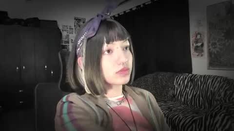 Roxy Independient model Help me to reach 50 thumbs up online show from July 7, 1:08 am