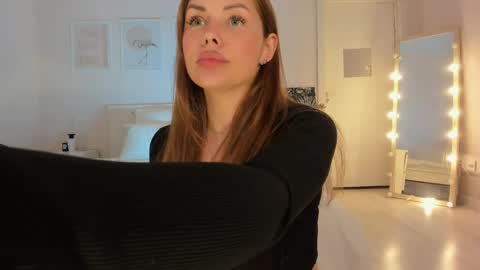 Snapshot of roxy_wet chatting on April 29, 5:30 pm Roxy follow me online show from April 29, 5:30 pm