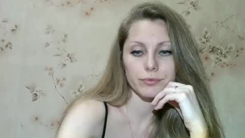 roxyfox18x01 online show from March 30, 7:48 pm