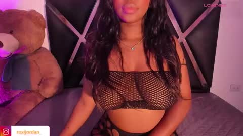 Snapshot of roxyjordan chatting on September 24, 10:51 am Roxxy Queen online show from September 24, 10:51 am