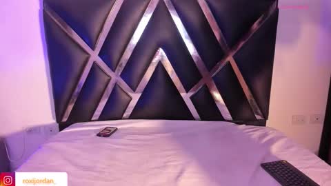 Snapshot of roxyjordan chatting on November 1, 11:34 am Roxxy Queen online show from November 1, 11:34 am