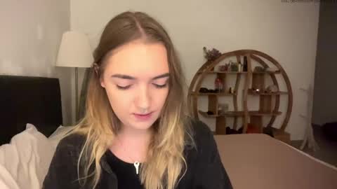 Roxy online show from May 14, 3:08 pm