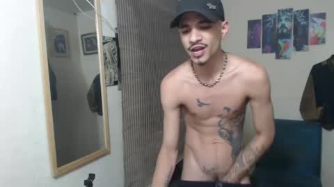 Snapshot of roy_master chatting on October 6, 3:15 am roy_master online show from October 6, 3:15 am