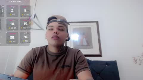 Snapshot of royal_xx chatting on March 17, 9:18 pm royal_xx online show from March 17, 9:18 pm