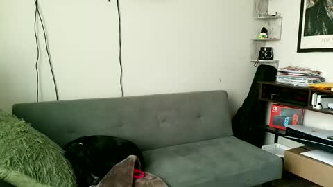 Snapshot of royalpain420 chatting on April 17, 7:06 pm Royal Menace online show from April 17, 7:06 pm