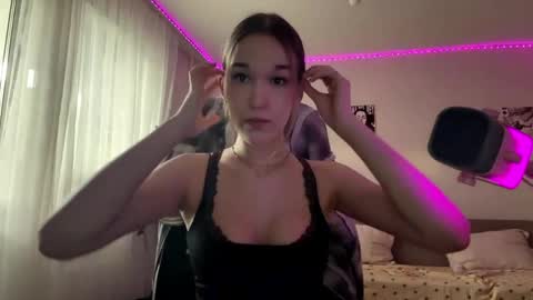 Lilly online show from April 3, 12:30 am