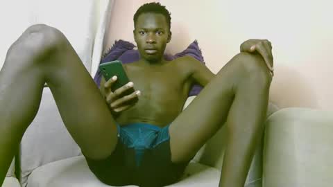 Snapshot of royalty254 chatting on March 24, 7:57 am royalty254 online show from March 24, 7:57 am