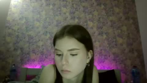 royalvelour online show from May 13, 7:33 pm