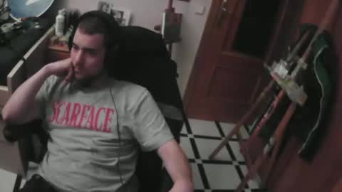 Snapshot of royer04 chatting on September 29, 12:16 am royer04 online show from September 29, 12:16 am