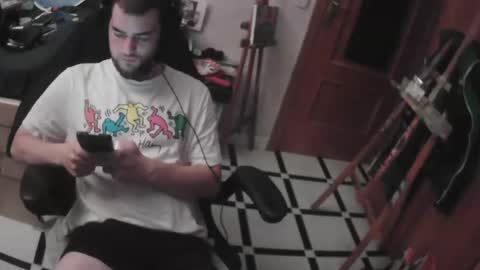 Snapshot of royer04 chatting on October 10, 2:10 am royer04 online show from October 10, 2:10 am