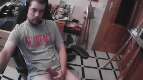 Snapshot of royer04 chatting on October 16, 2:18 pm royer04 online show from October 16, 2:18 pm