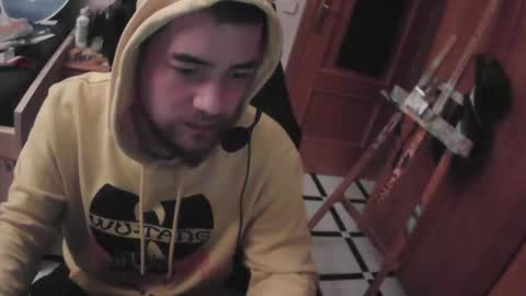 Snapshot of royer04 chatting on November 16, 3:23 am royer04 online show from November 16, 3:23 am