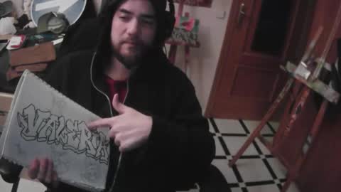 Snapshot of royer04 chatting on November 25, 1:49 am royer04 online show from November 25, 1:49 am