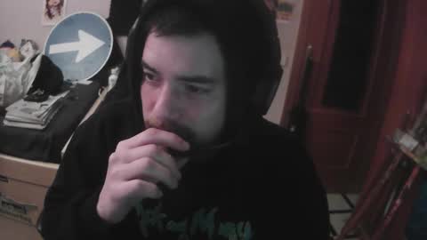 Snapshot of royer04 chatting on December 22, 3:36 am royer04 online show from December 22, 3:36 am