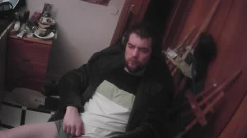 Snapshot of royer04 chatting on January 6, 1:53 am royer04 online show from January 6, 1:53 am