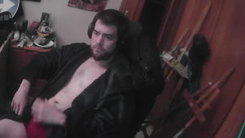 Snapshot of royer04 chatting on January 7, 12:51 pm royer04 online show from January 7, 12:51 pm