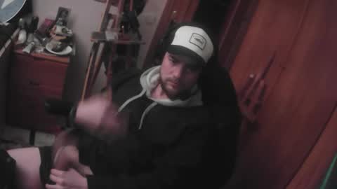 Snapshot of royer04 chatting on January 11, 3:00 am royer04 online show from January 11, 3:00 am