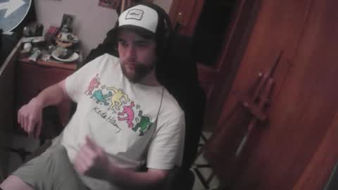 Snapshot of royer04 chatting on January 17, 10:35 pm royer04 online show from January 17, 10:35 pm