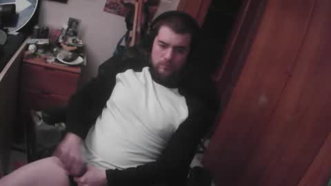 Snapshot of royer04 chatting on January 31, 11:14 pm royer04 online show from January 31, 11:14 pm