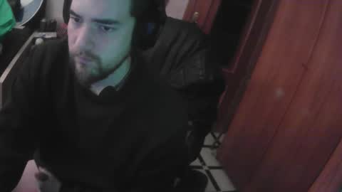 Snapshot of royer04 chatting on February 4, 2:45 pm royer04 online show from February 4, 2:45 pm