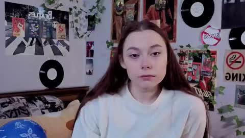 Snapshot of roygeers chatting on February 18, 11:06 am Alice online show from February 18, 11:06 am