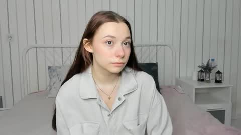 Snapshot of roygeers chatting on March 8, 8:23 pm Alice online show from March 8, 8:23 pm