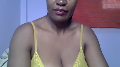 Snapshot of rozie34 chatting on March 4, 9:04 am rozie34 online show from March 4, 9:04 am