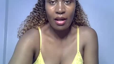 Snapshot of rozie34 chatting on March 21, 2:38 am rozie34 online show from March 21, 2:38 am