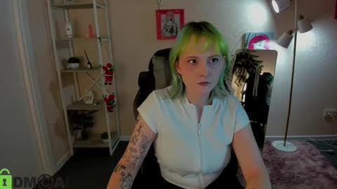 Snapshot of roziett_belle chatting on January 16, 9:24 am Roziett online show from January 16, 9:24 am