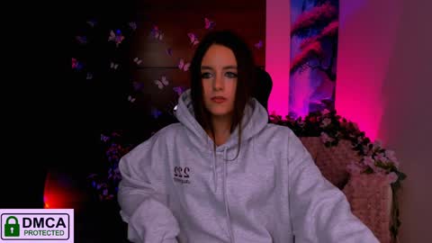 Snapshot of rozmary_ket chatting on December 6, 6:28 pm Im Rozmary nice to meet you 3 online show from December 6, 6:28 pm