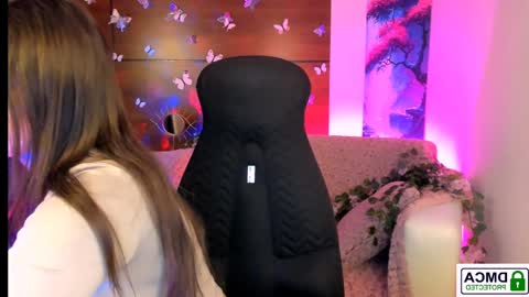 Snapshot of rozmary_ket chatting on December 27, 5:26 pm Im Rozmary nice to meet you 3 online show from December 27, 5:26 pm