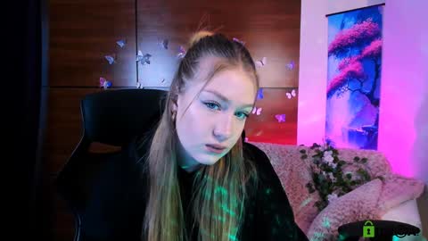 Snapshot of rozmary_ket chatting on January 6, 10:57 am Im Rozmary nice to meet you 3 online show from January 6, 10:57 am