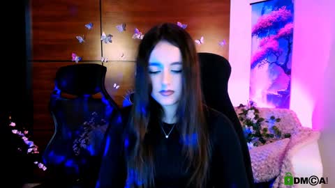 Snapshot of rozmary_ket chatting on January 6, 2:03 pm Im Rozmary nice to meet you 3 online show from January 6, 2:03 pm