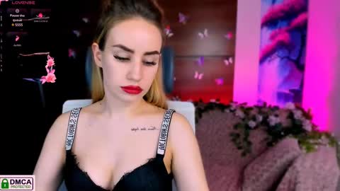 Snapshot of rozmary_ket chatting on February 13, 10:23 am Im Rozmary nice to meet you 3 online show from February 13, 10:23 am