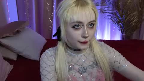 Rraffaellka online show from May 16, 9:35 pm