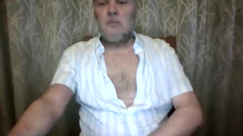 Snapshot of rsl1963 chatting on March 16, 7:01 am rsl1963 online show from March 16, 7:01 am