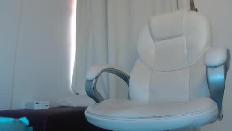 Rubi online show from October 12, 1:43 pm