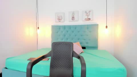 Rubii online show from December 6, 8:18 pm