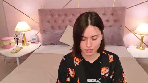 Luuna online show from March 26, 3:28 pm