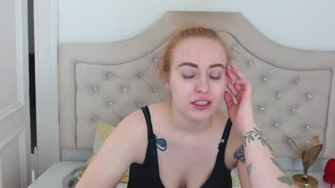 Snapshot of rubykinky chatting on December 18, 3:40 pm Ruby online show from December 18, 3:40 pm